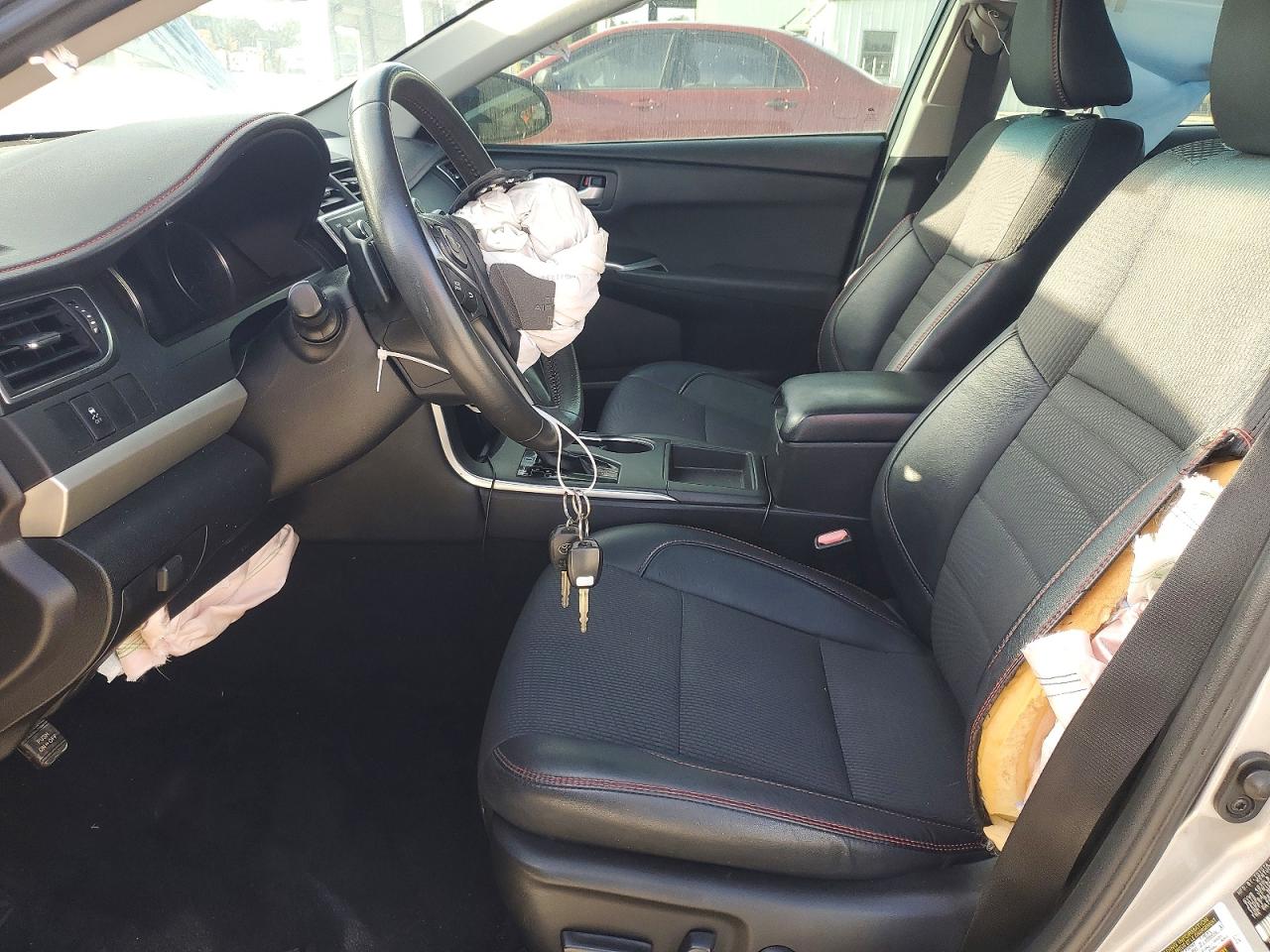 2017 TOYOTA CAMRY LE photo 13