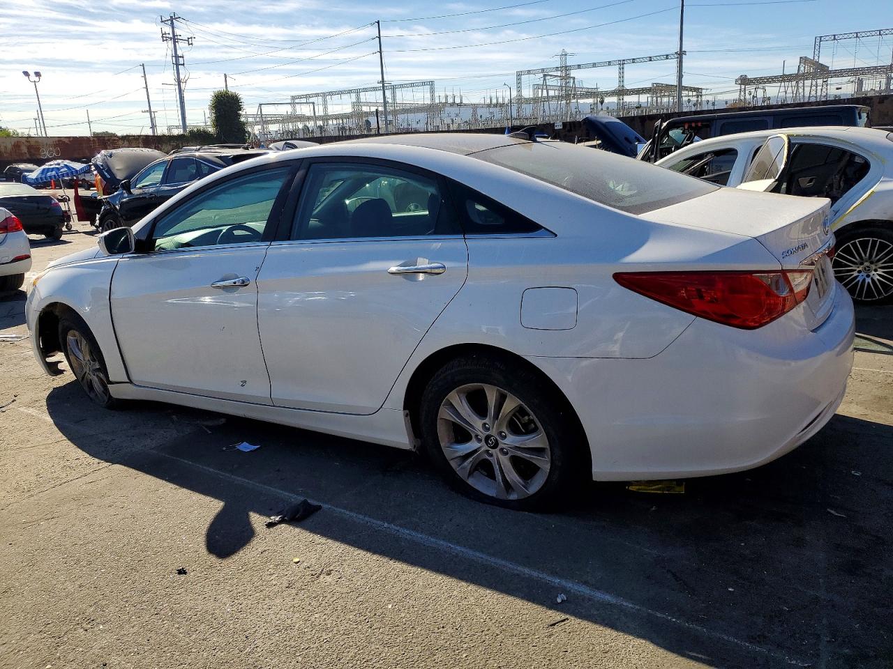 2012 HYUNDAI SONATA SE photo 3