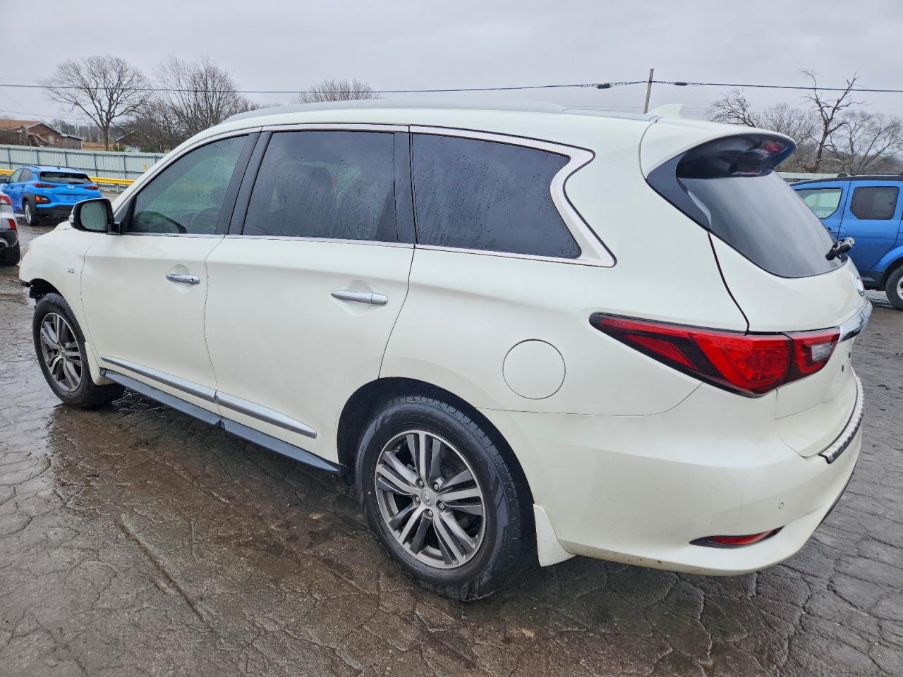 2020 INFINITI QX60 LUXE photo 2