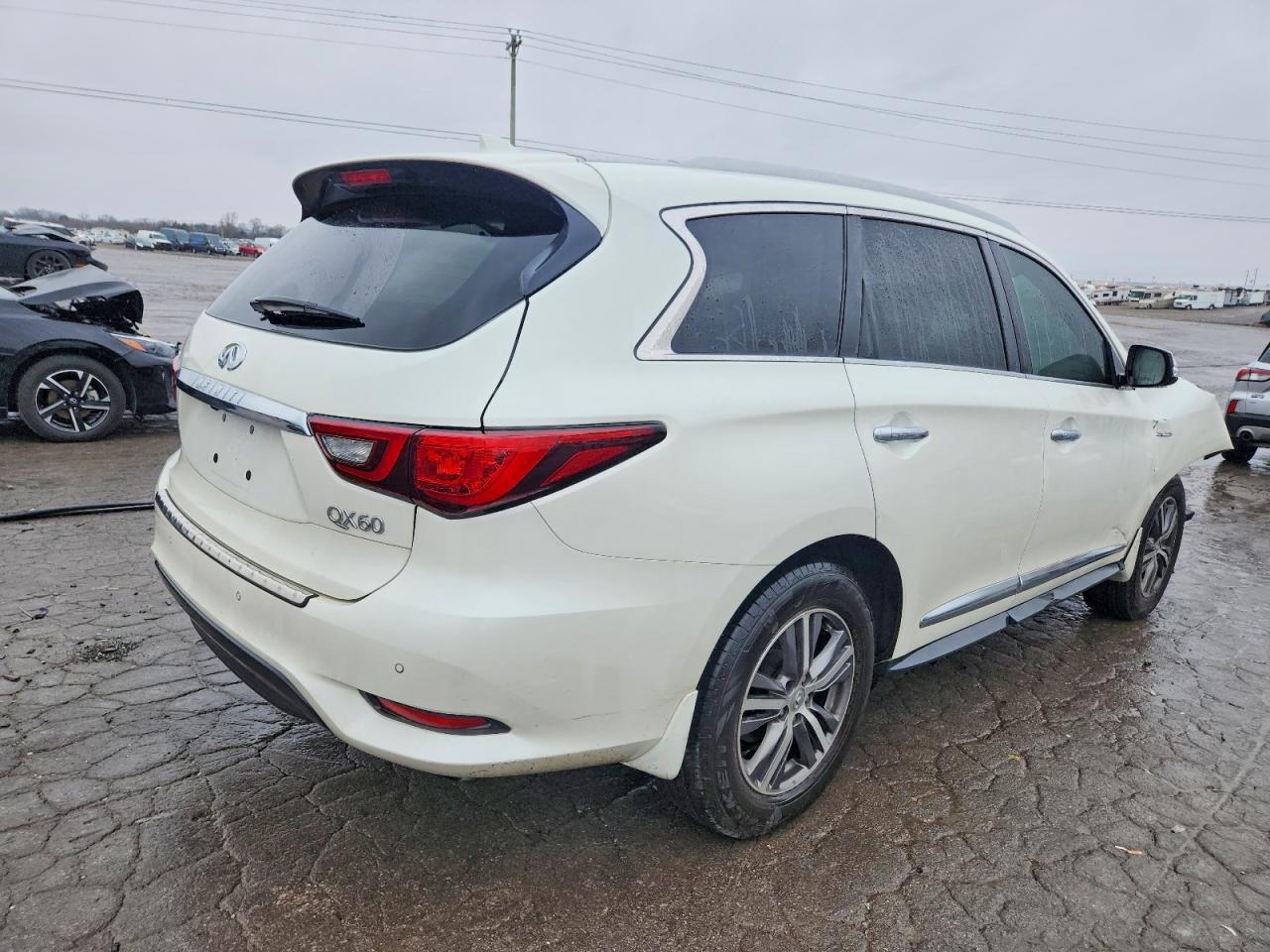 2020 INFINITI QX60 LUXE photo 3