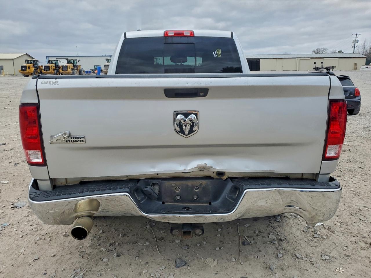 2016 RAM 1500 SLT photo 6
