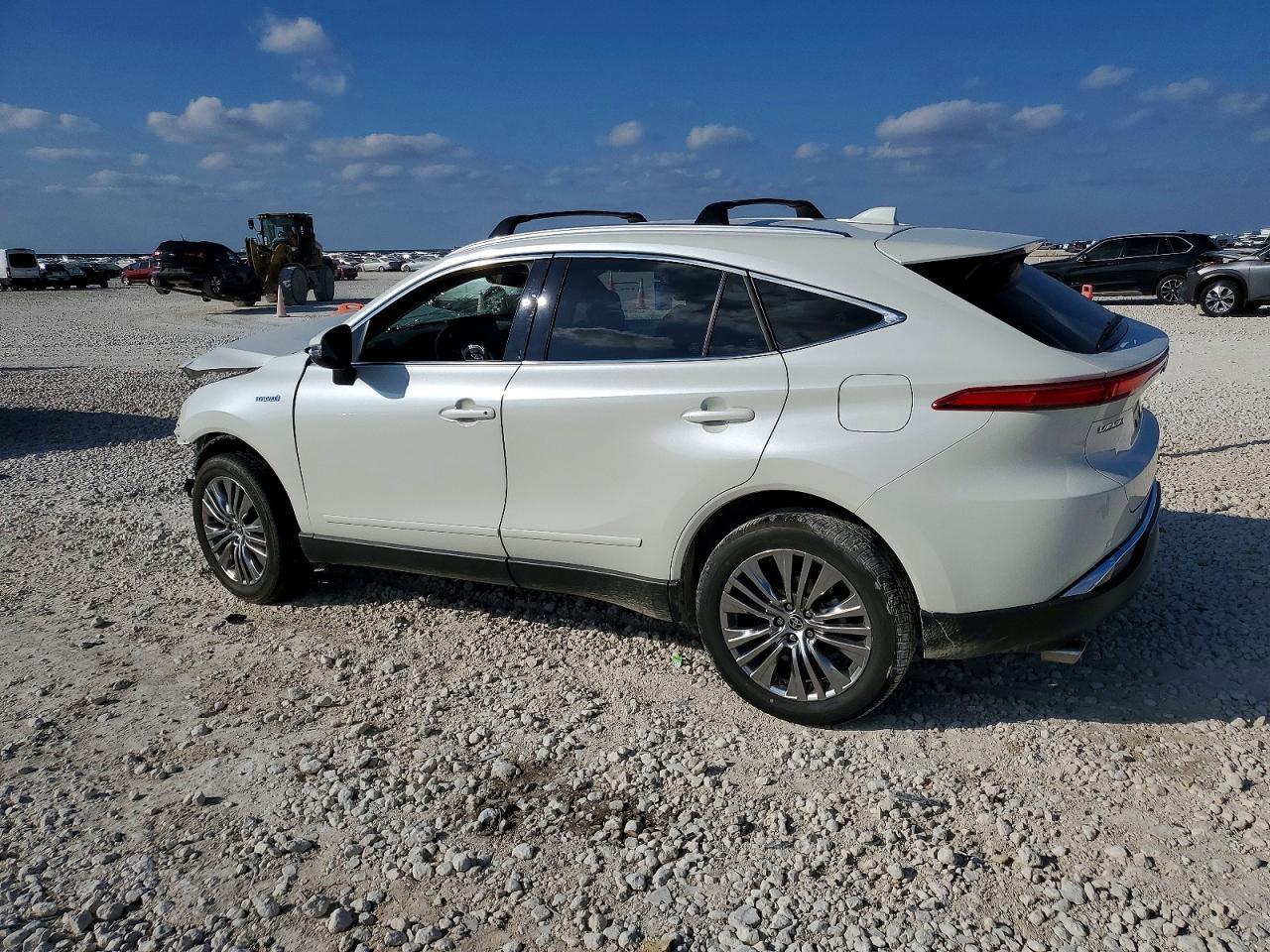2021 TOYOTA VENZA LE photo 2