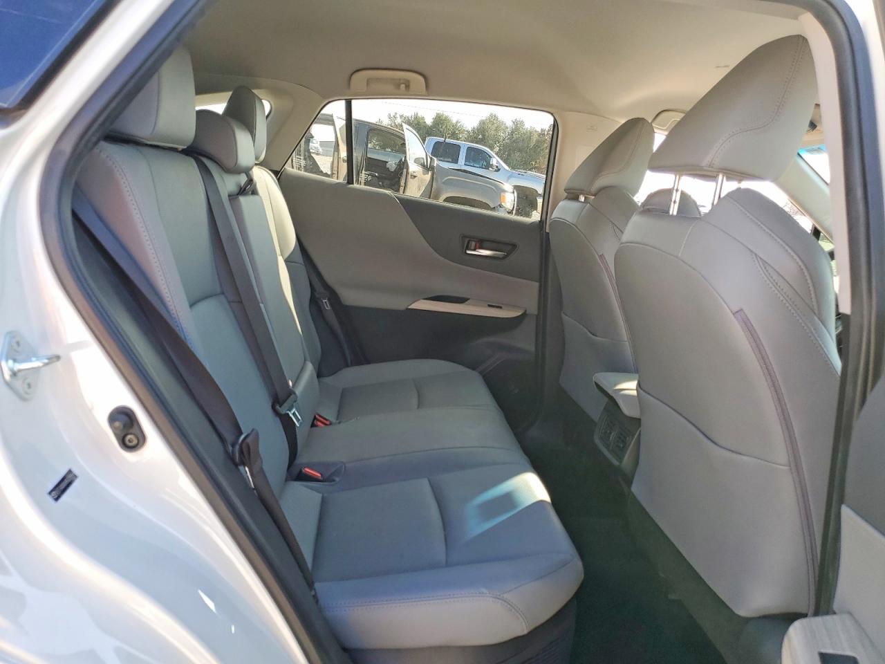 2021 TOYOTA VENZA LE photo 11