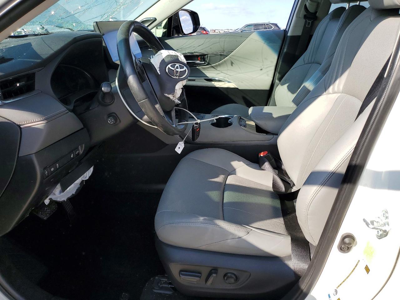 2021 TOYOTA VENZA LE photo 7