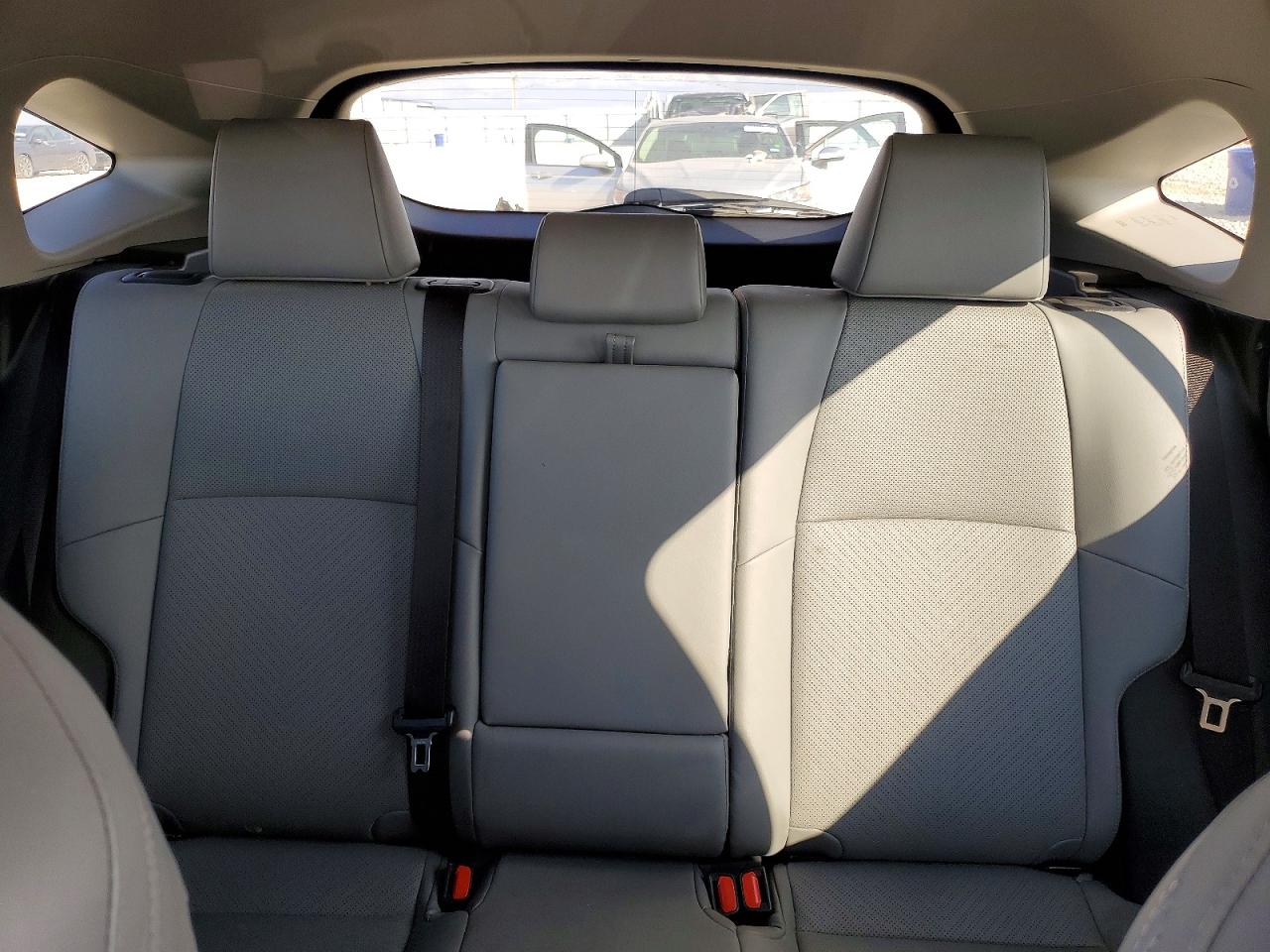 2021 TOYOTA VENZA LE photo 10