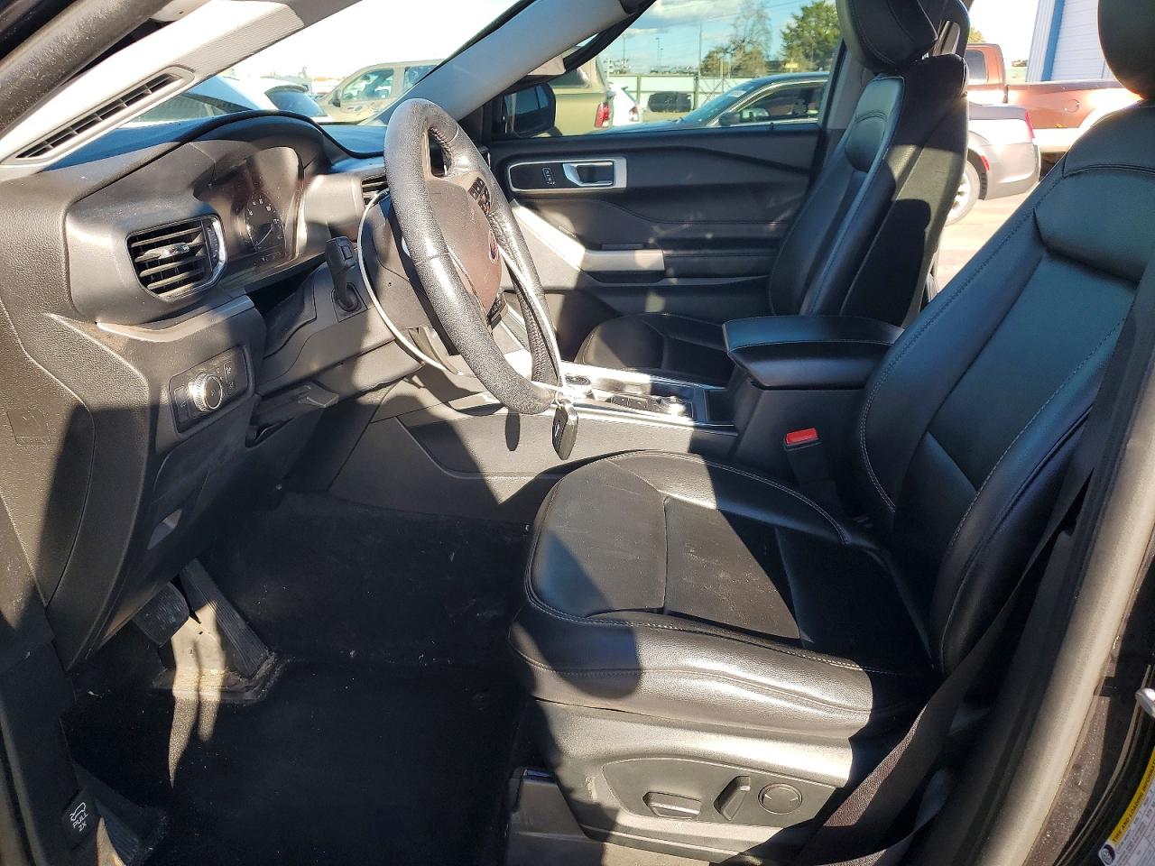 2020 FORD EXPLORER XLT photo 13