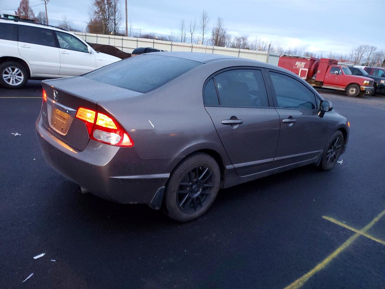 2011 HONDA CIVIC LX photo 5