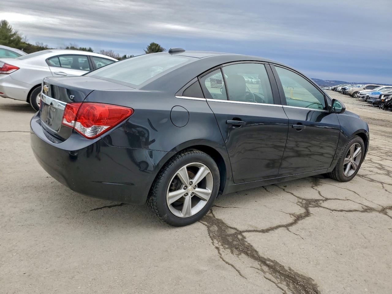 2015 CHEVROLET CRUZE LT photo 3