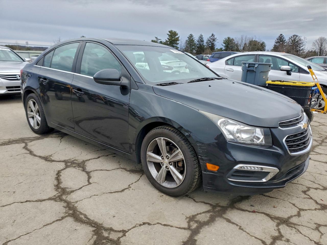 2015 CHEVROLET CRUZE LT photo 4