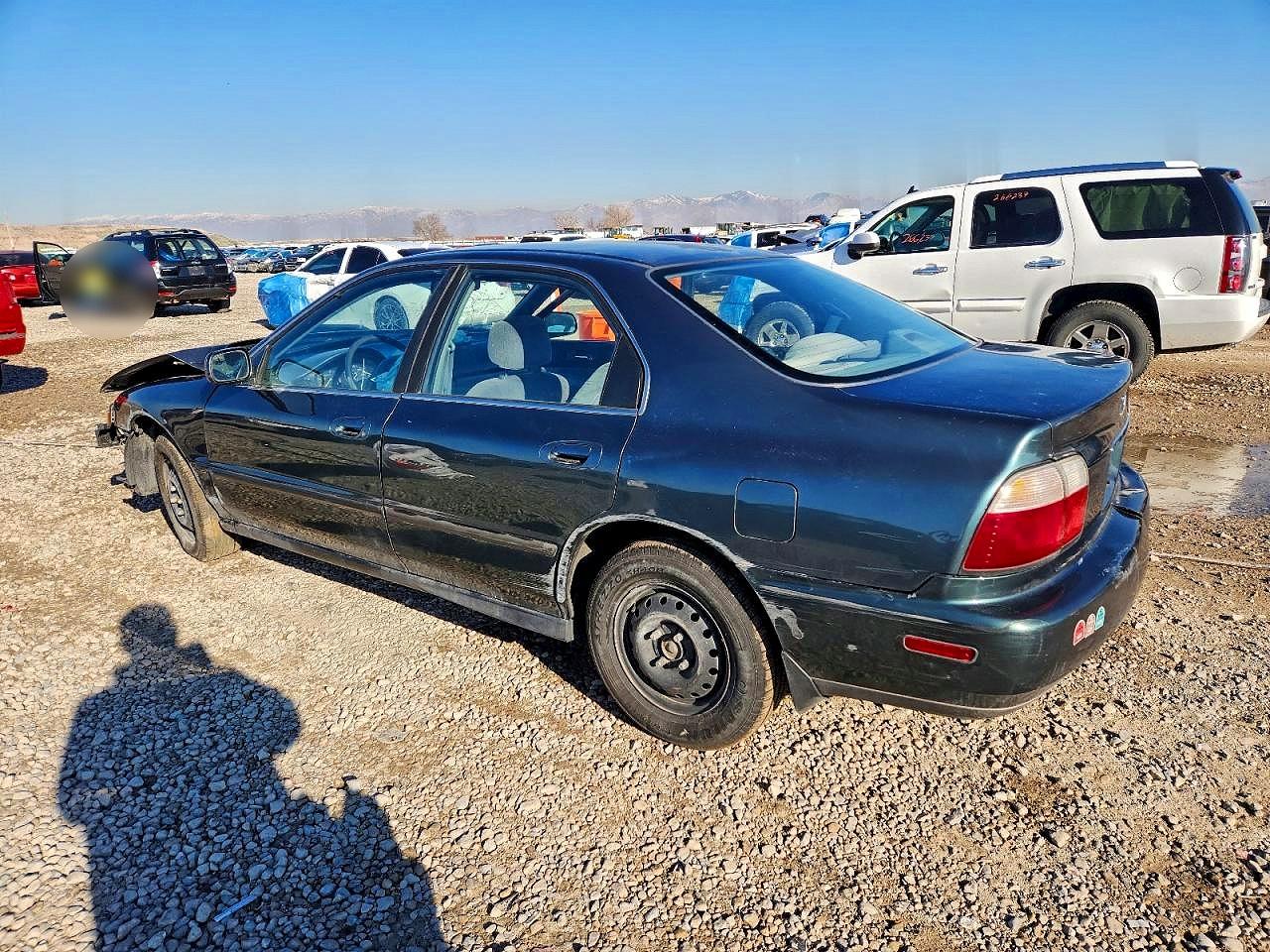 1996 HONDA ACCORD LX photo 2