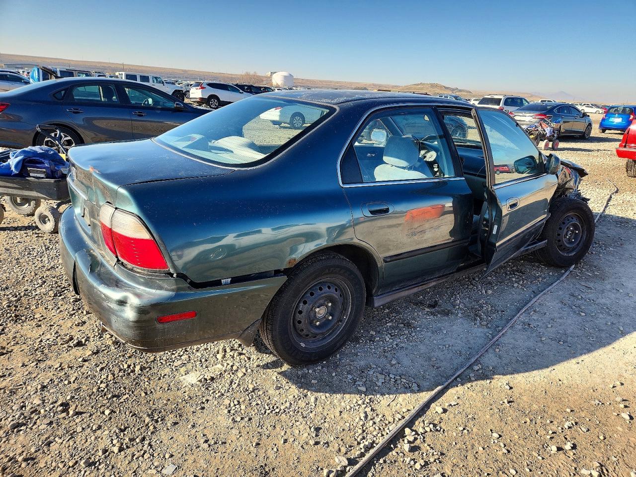 1996 HONDA ACCORD LX photo 3