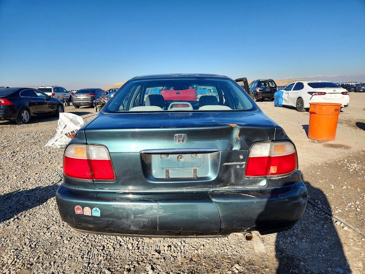 1996 HONDA ACCORD LX photo 6