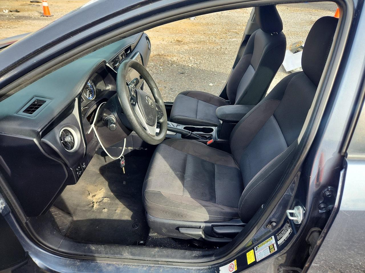 2017 TOYOTA COROLLA L photo 13