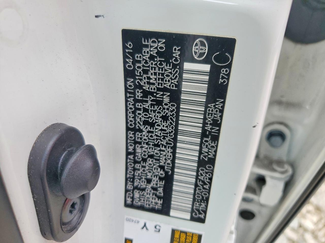 2016 TOYOTA PRIUS photo 25