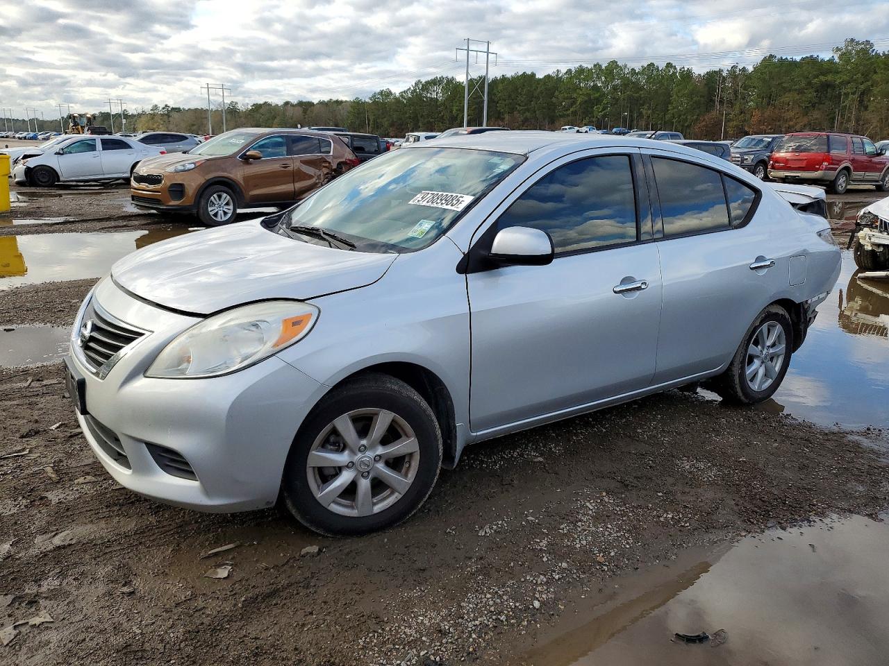 2014 NISSAN VERSA