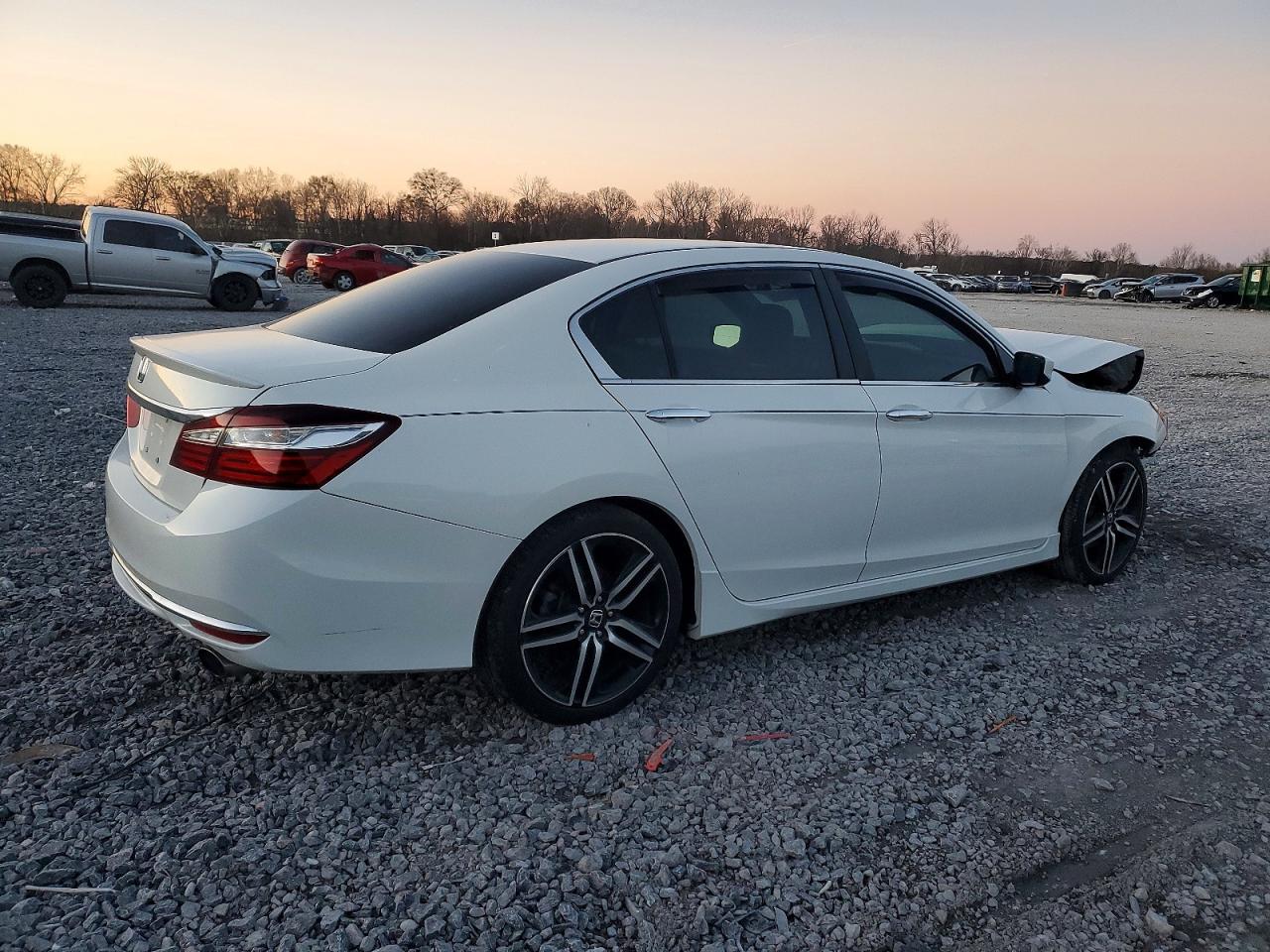 2016 HONDA ACCORD SPORT photo 5