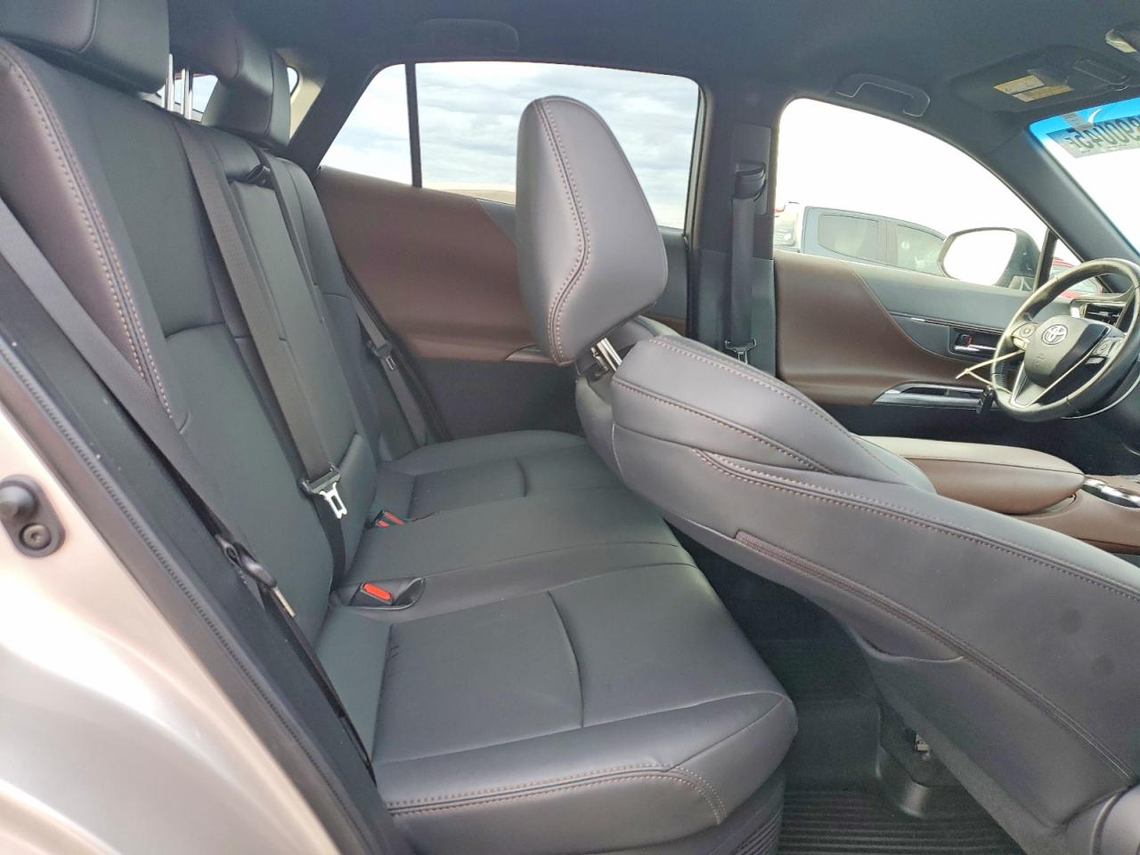 2022 TOYOTA VENZA LE photo 11