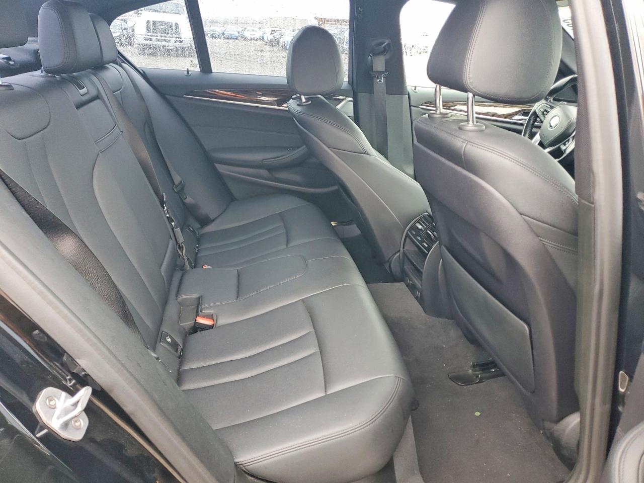 2019 BMW 530E photo 10