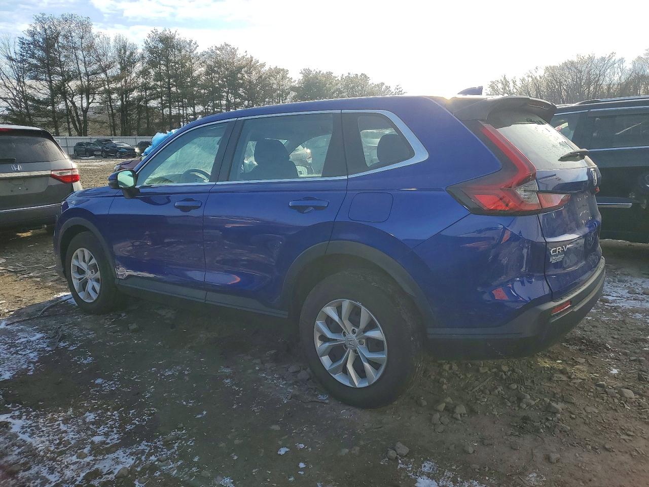 2024 HONDA CR-V LX photo 3