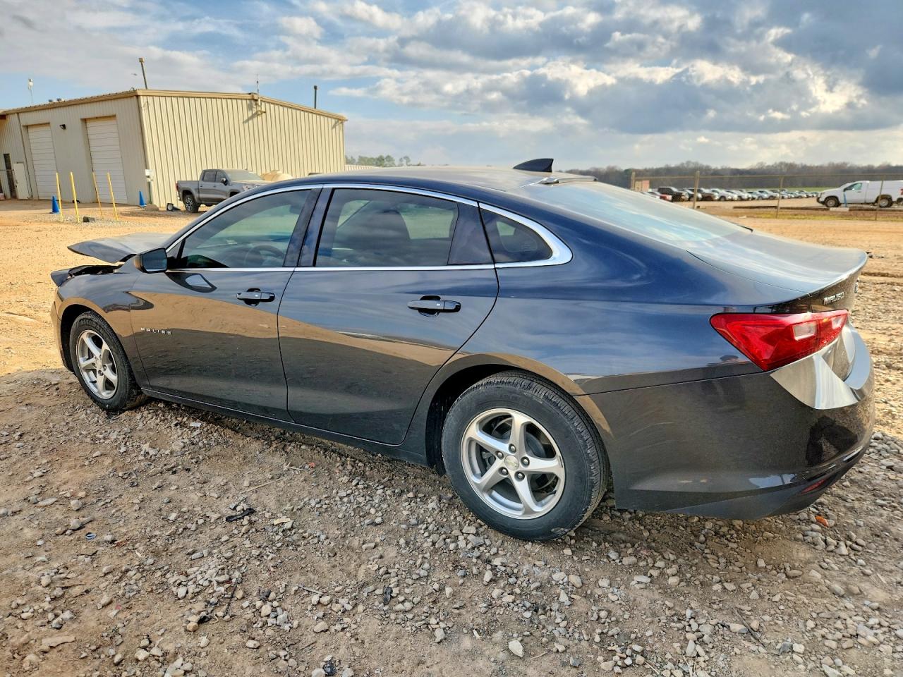2018 CHEVROLET MALIBU LS photo 4