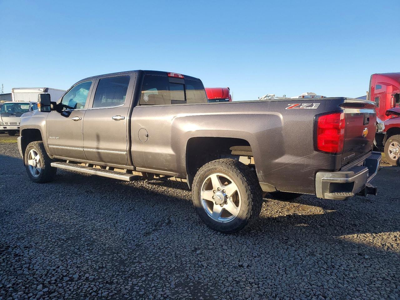 2015 CHEVROLET SILVERADO K3500 LTZ photo 2