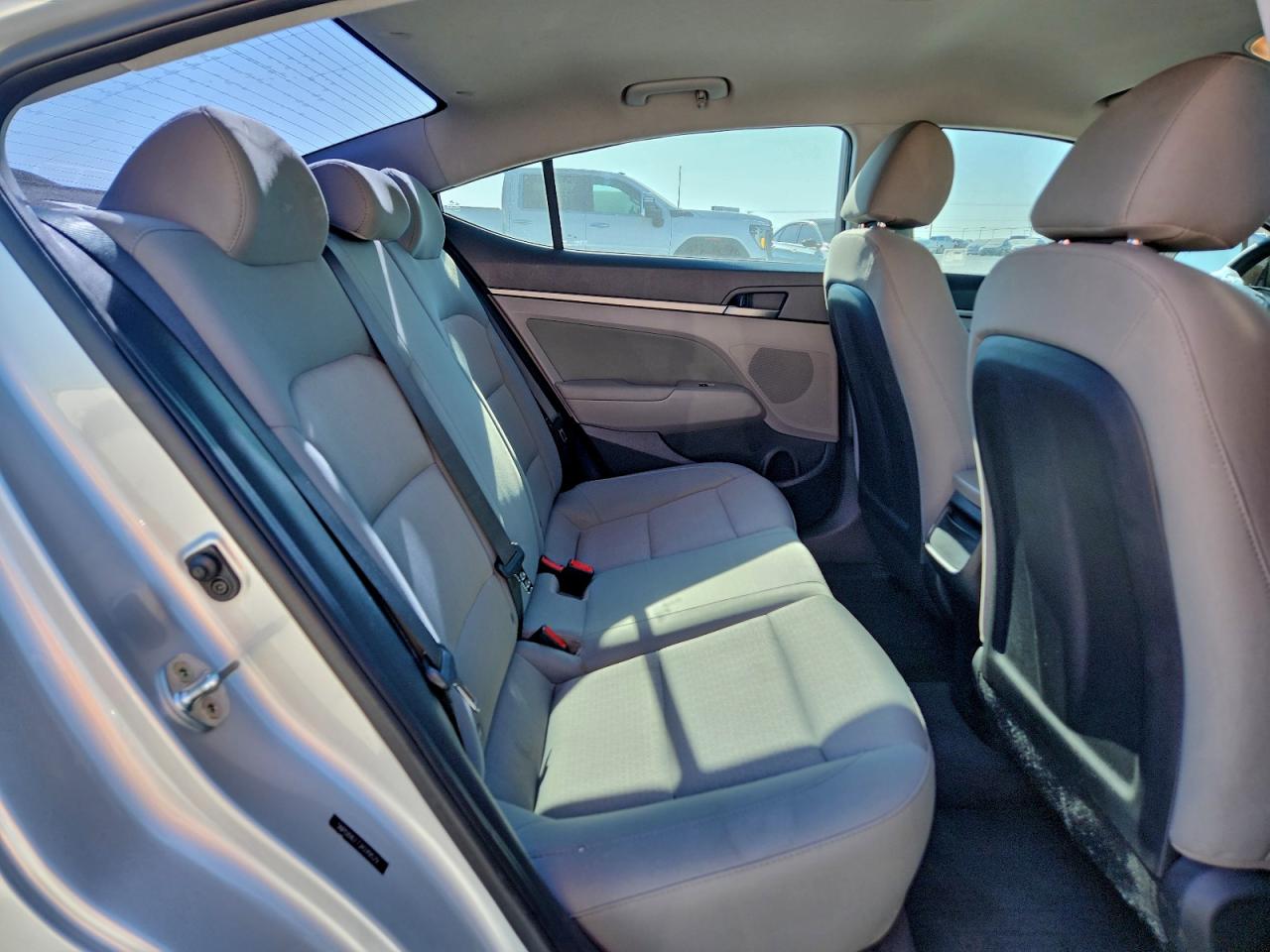 2018 HYUNDAI ELANTRA SEL photo 19