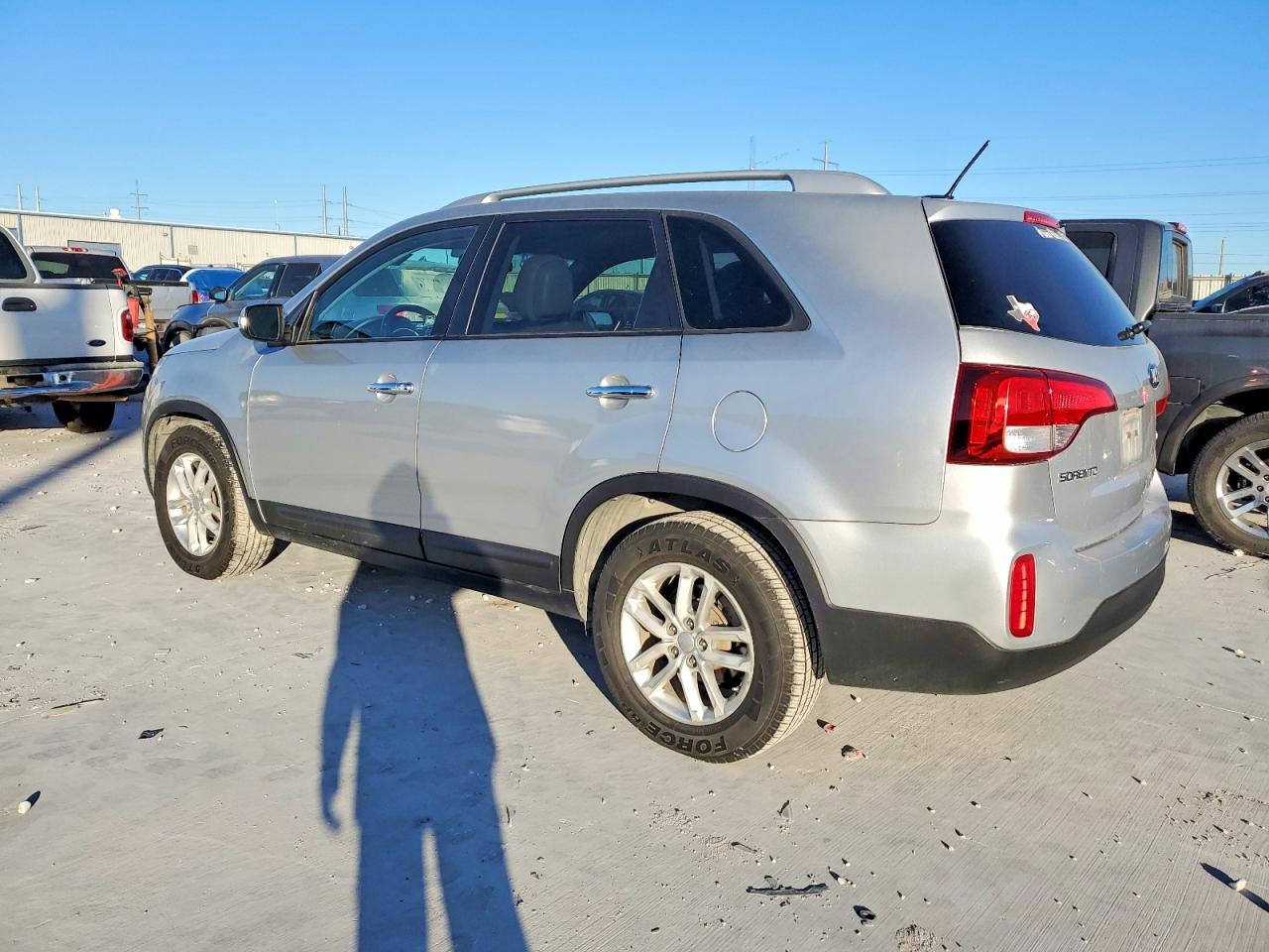 2014 KIA SORENTO LX photo 2