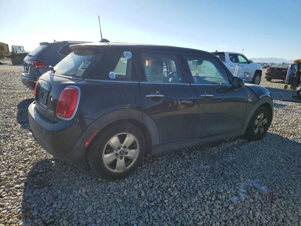 2016 MINI COOPER photo 3