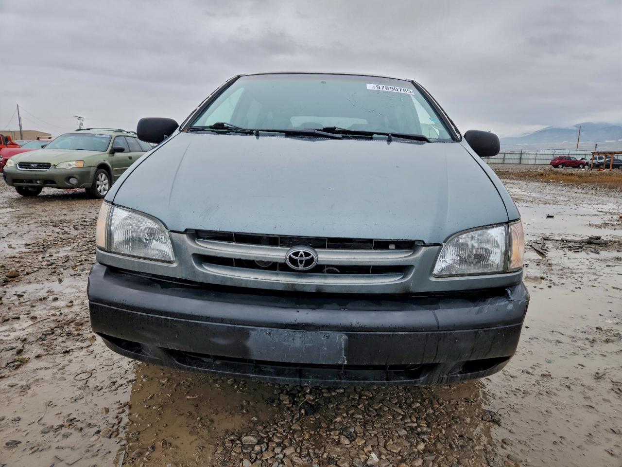 1998 TOYOTA SIENNA LE photo 9