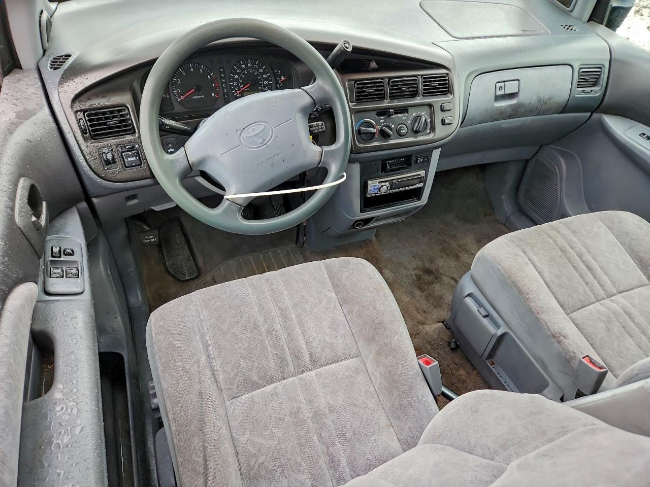 1998 TOYOTA SIENNA LE photo 15