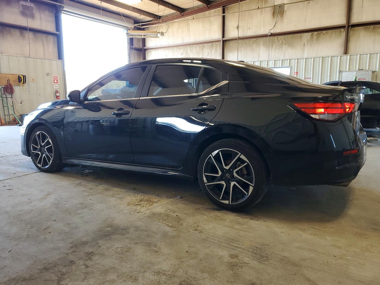 2025 NISSAN SENTRA SR photo 3