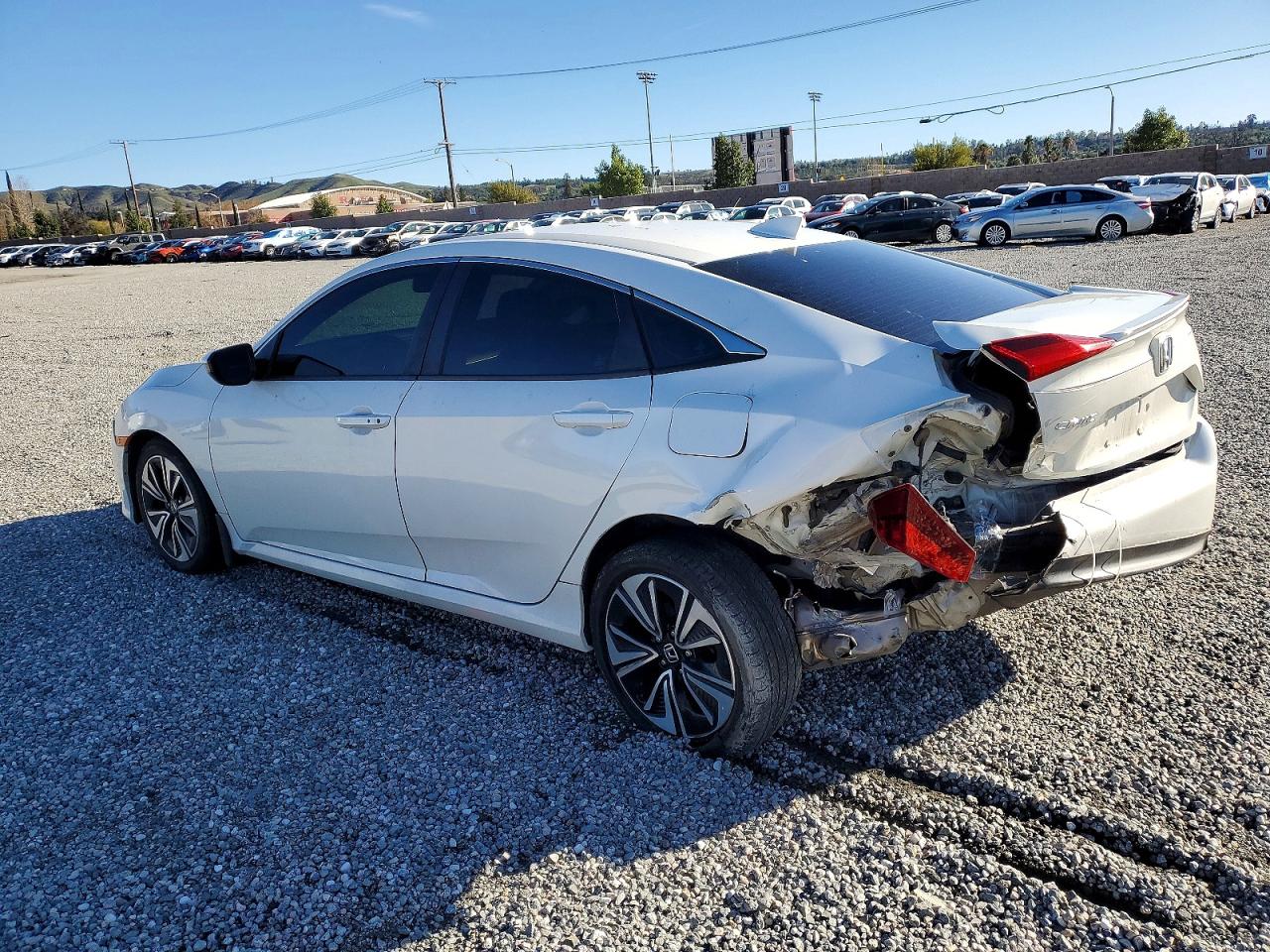 2017 HONDA CIVIC EXL photo 3