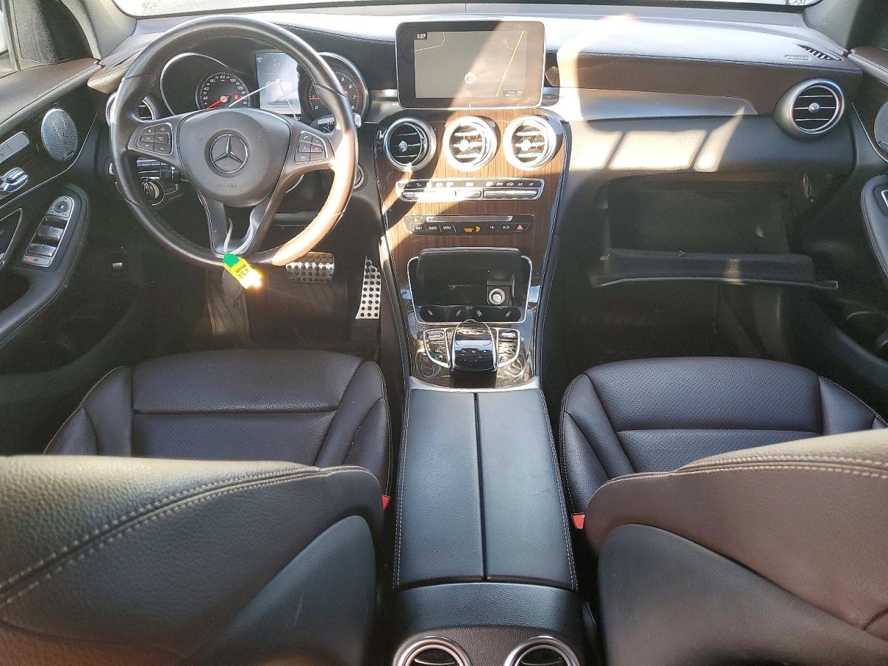 2017 MERCEDES-BENZ GLC 300 4MATIC photo 8