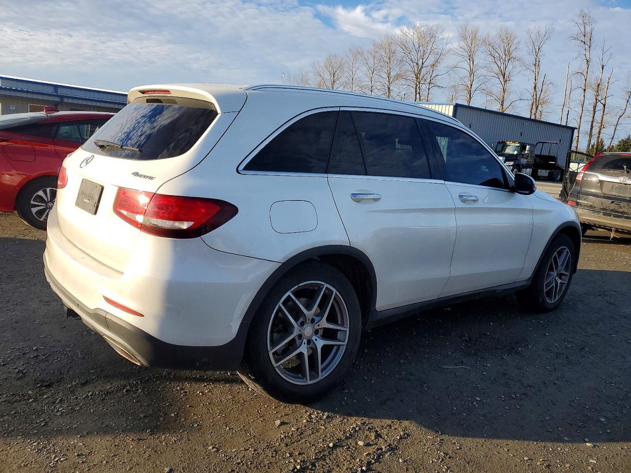 2017 MERCEDES-BENZ GLC 300 4MATIC photo 3