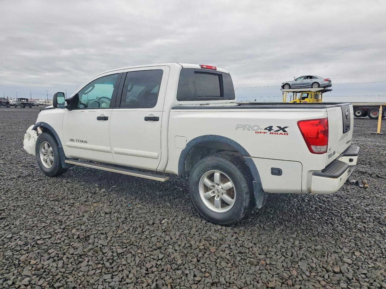 2011 NISSAN TITAN photo 2