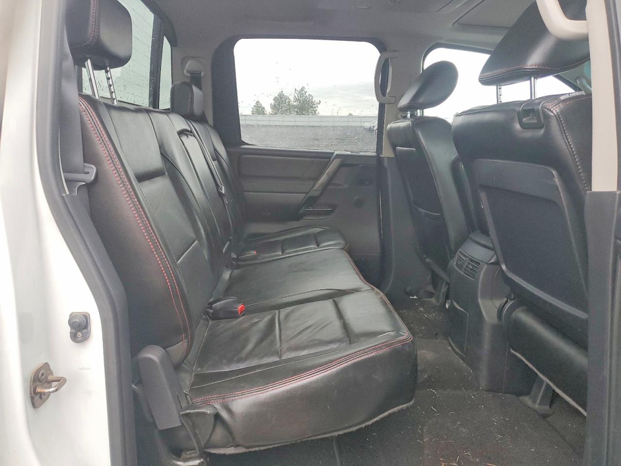 2011 NISSAN TITAN photo 10