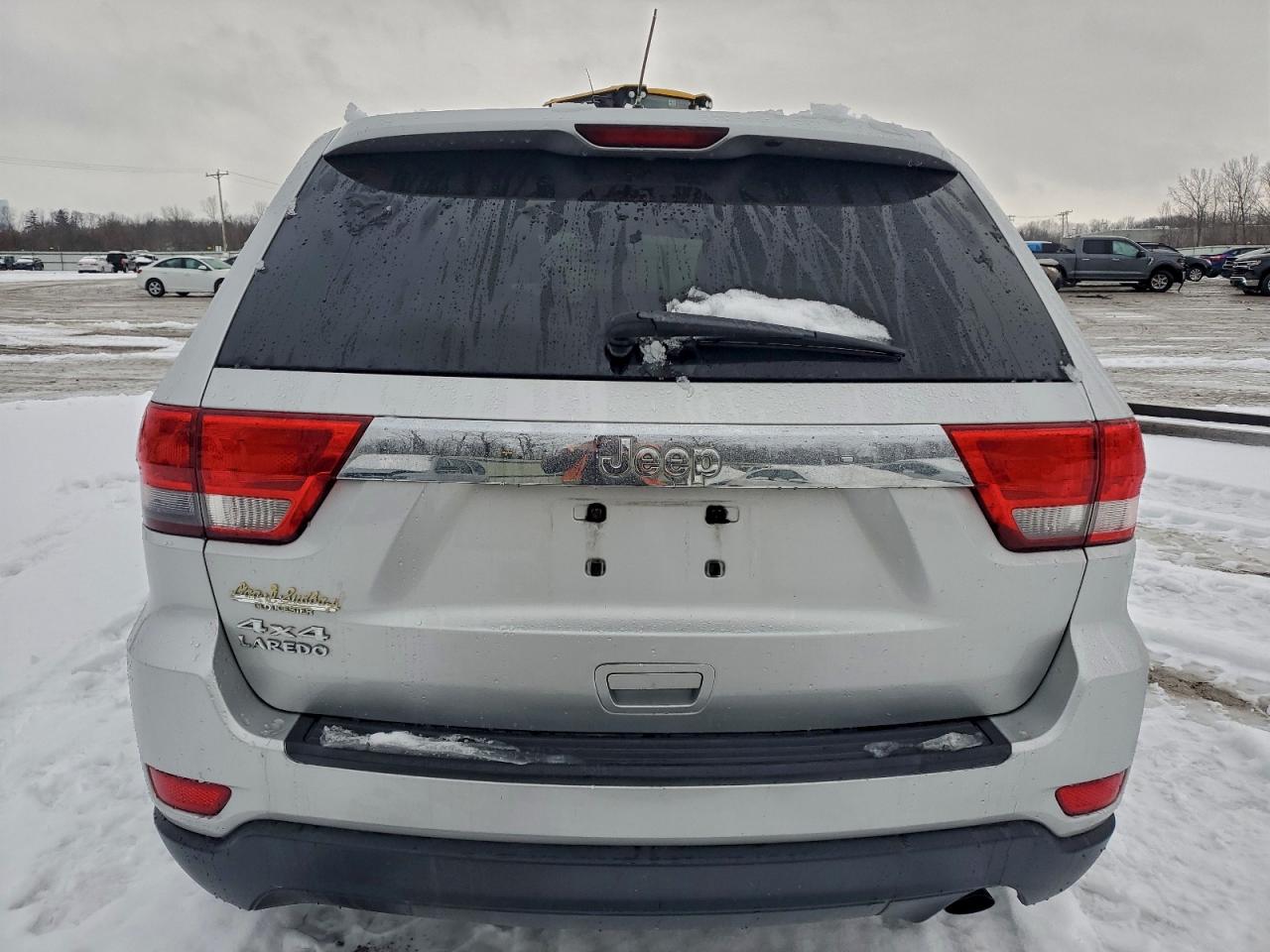 2012 JEEP GRAND CHEROKEE LAREDO photo 6