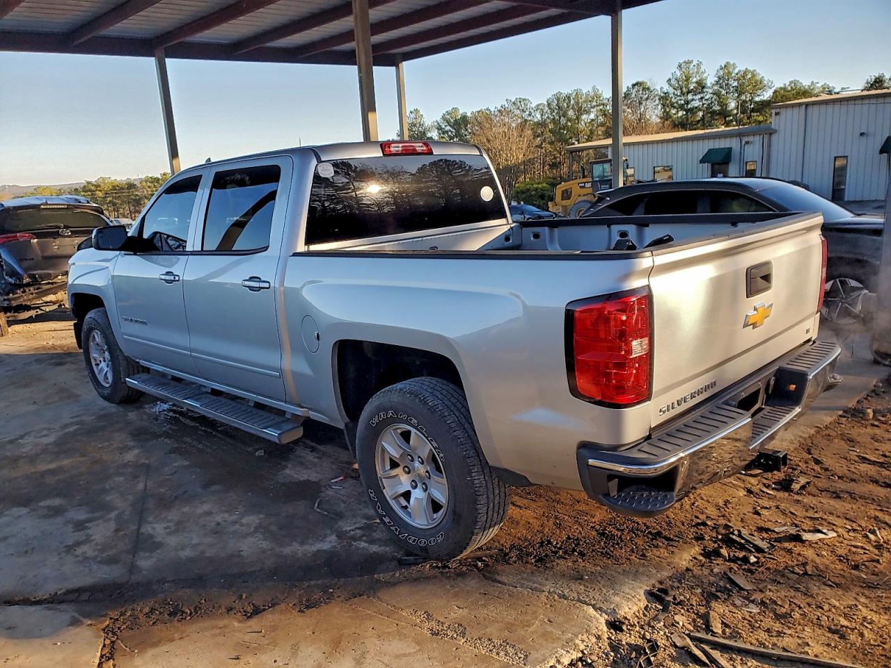 2015 CHEVROLET SILVERADO C1500 LT photo 2