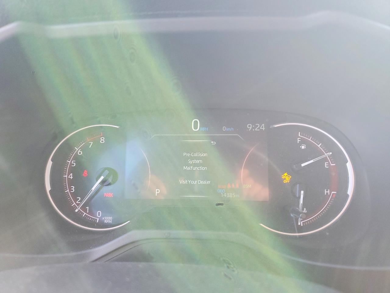 2025 TOYOTA RAV4 XLE PREMIUM photo 17