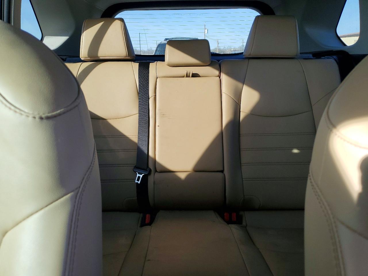 2025 TOYOTA RAV4 XLE PREMIUM photo 19