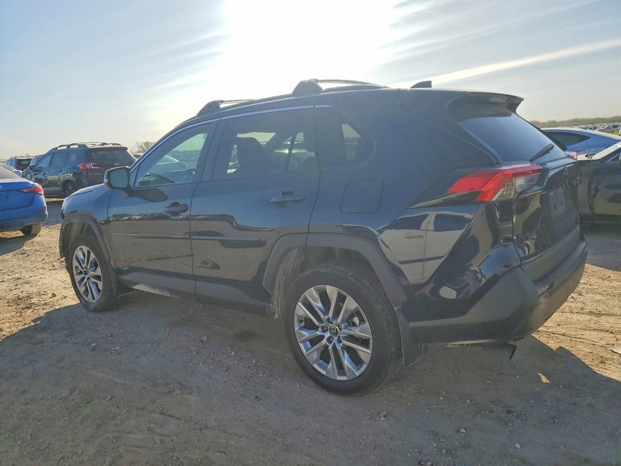 2025 TOYOTA RAV4 XLE PREMIUM photo 3