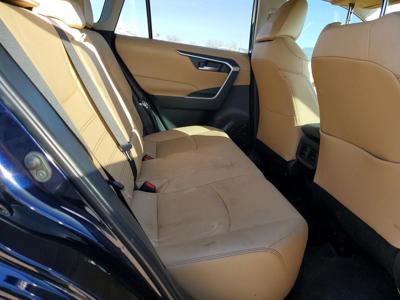 2025 TOYOTA RAV4 XLE PREMIUM photo 21