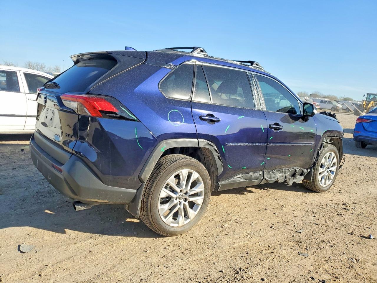 2025 TOYOTA RAV4 XLE PREMIUM photo 5