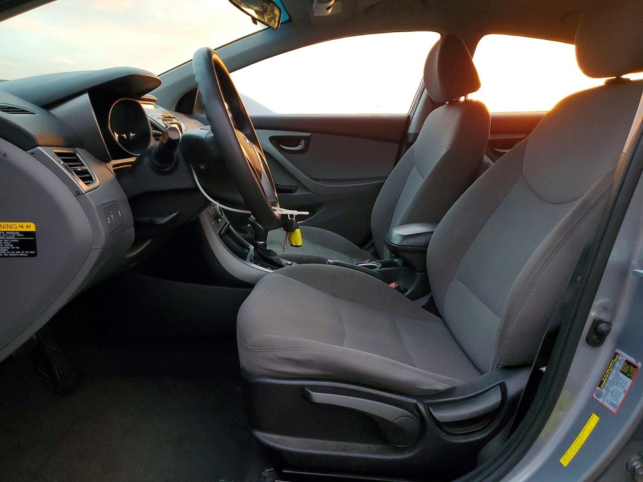 2016 HYUNDAI ELANTRA SE photo 7