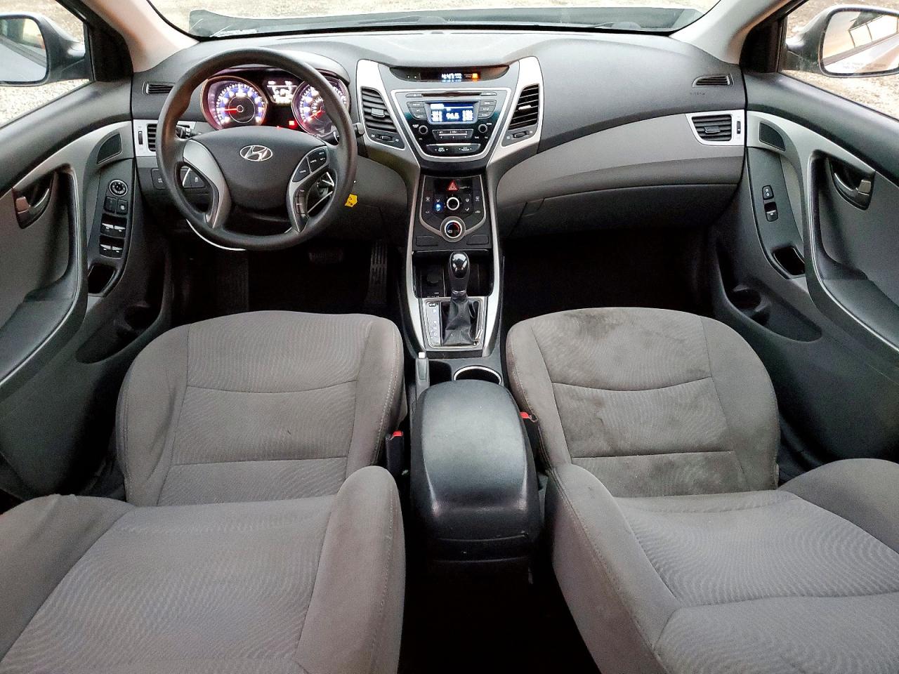 2016 HYUNDAI ELANTRA SE photo 8