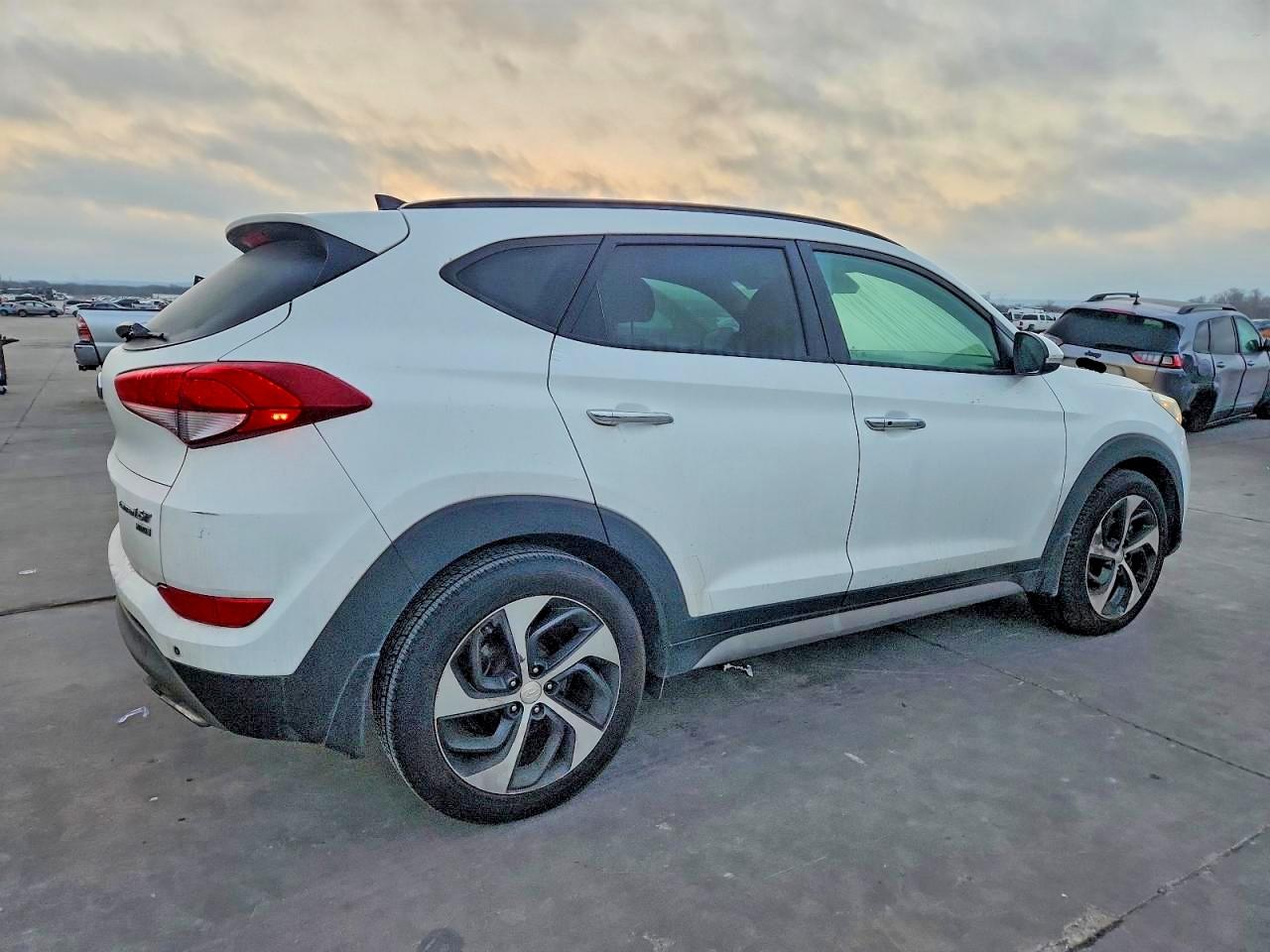2017 HYUNDAI TUCSON LIMITED photo 3