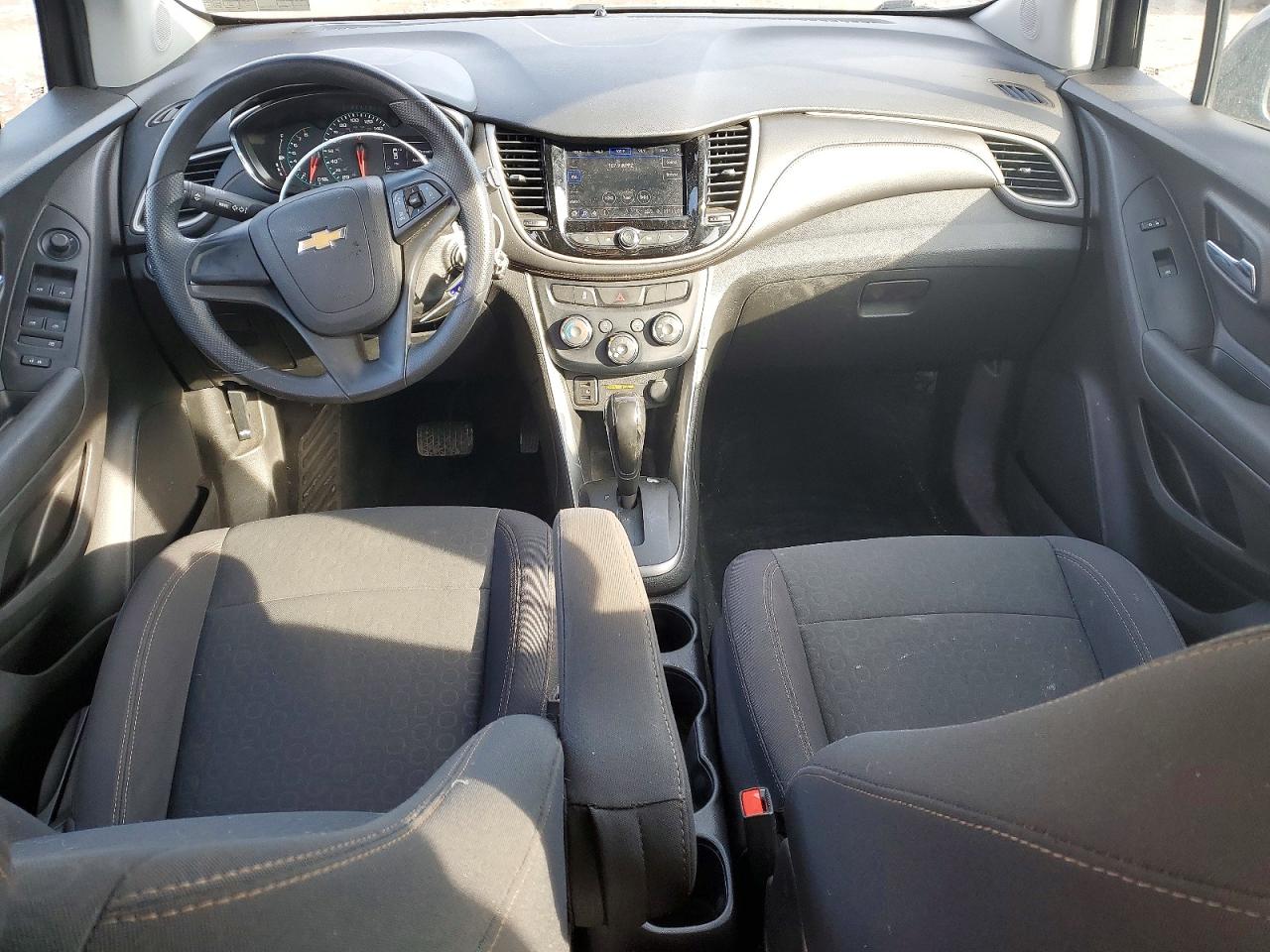 2020 CHEVROLET TRAX LS photo 8