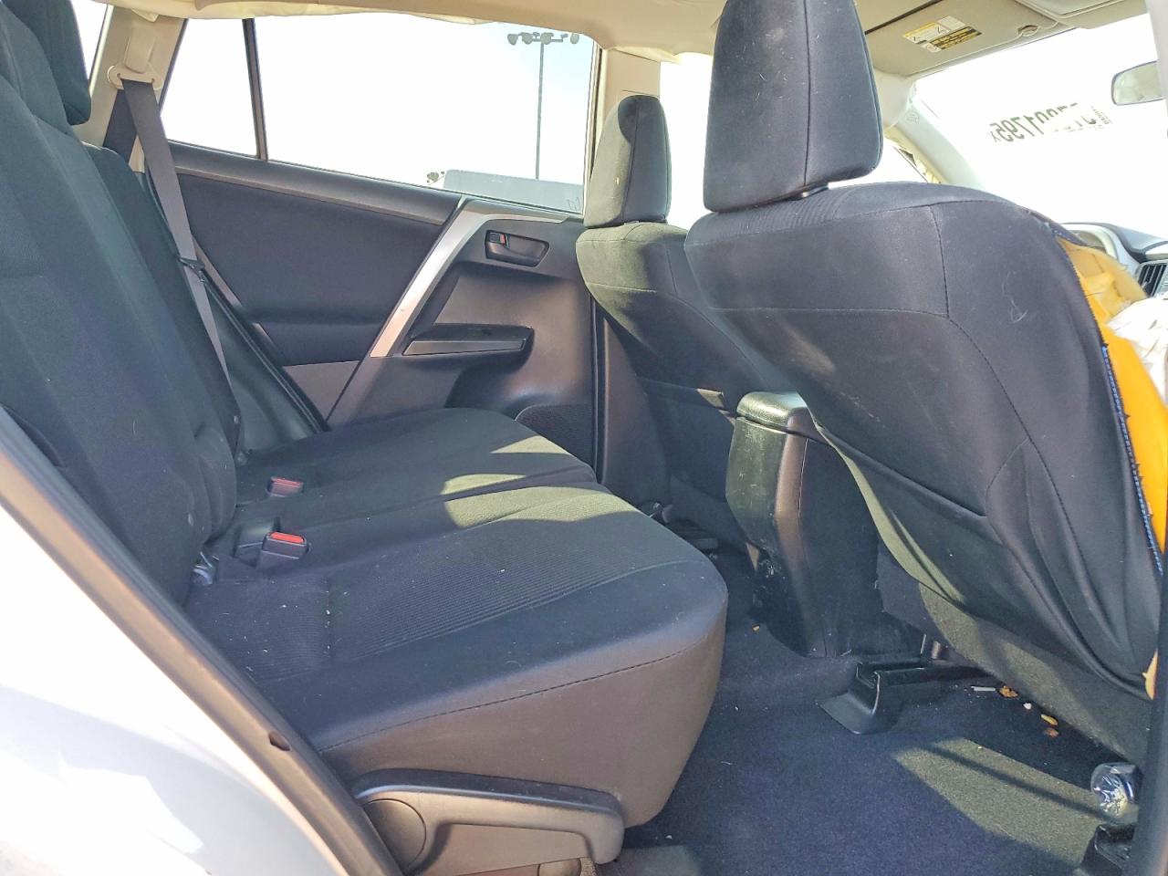 2016 TOYOTA RAV4 LE photo 21