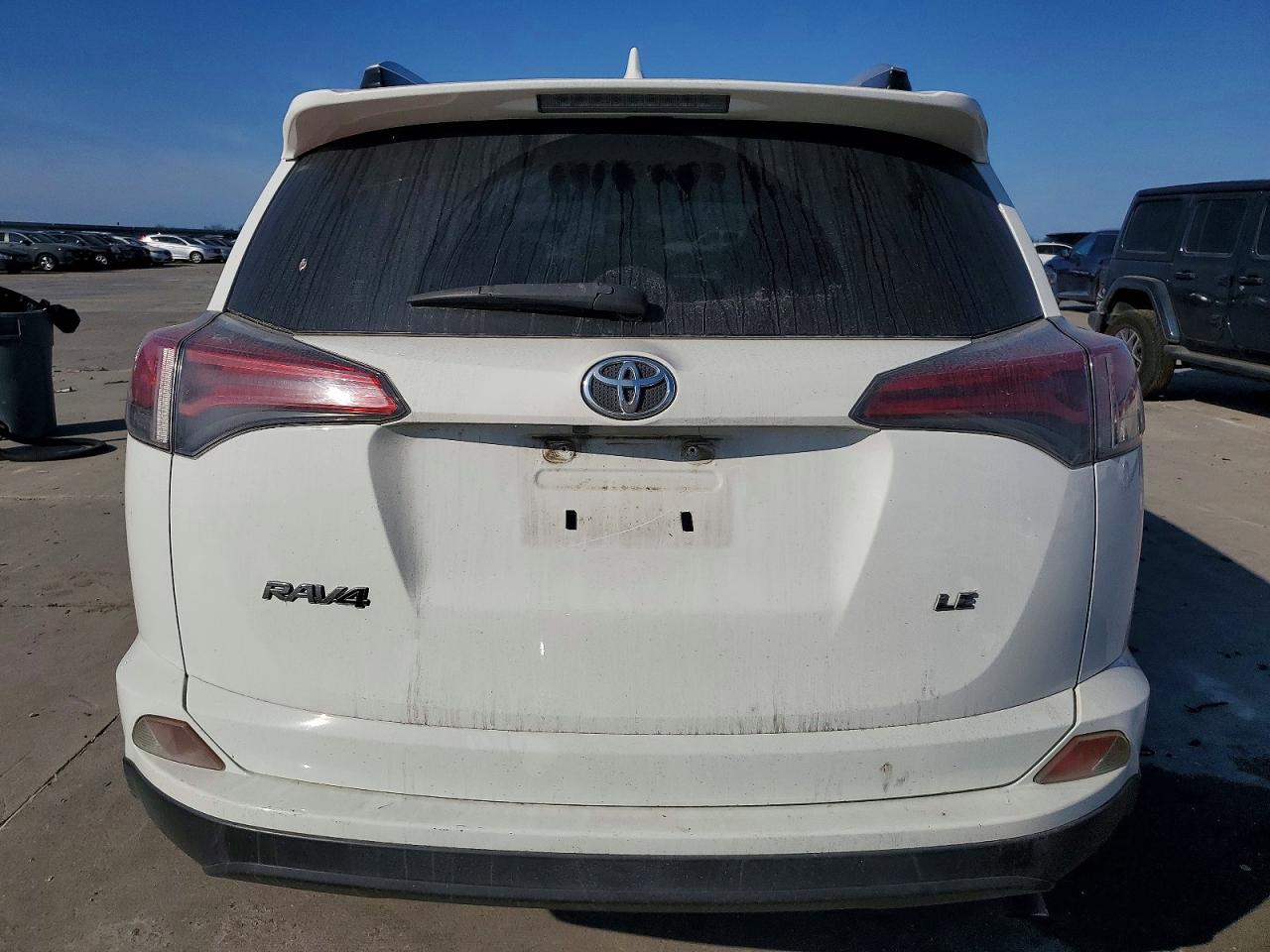 2016 TOYOTA RAV4 LE photo 11