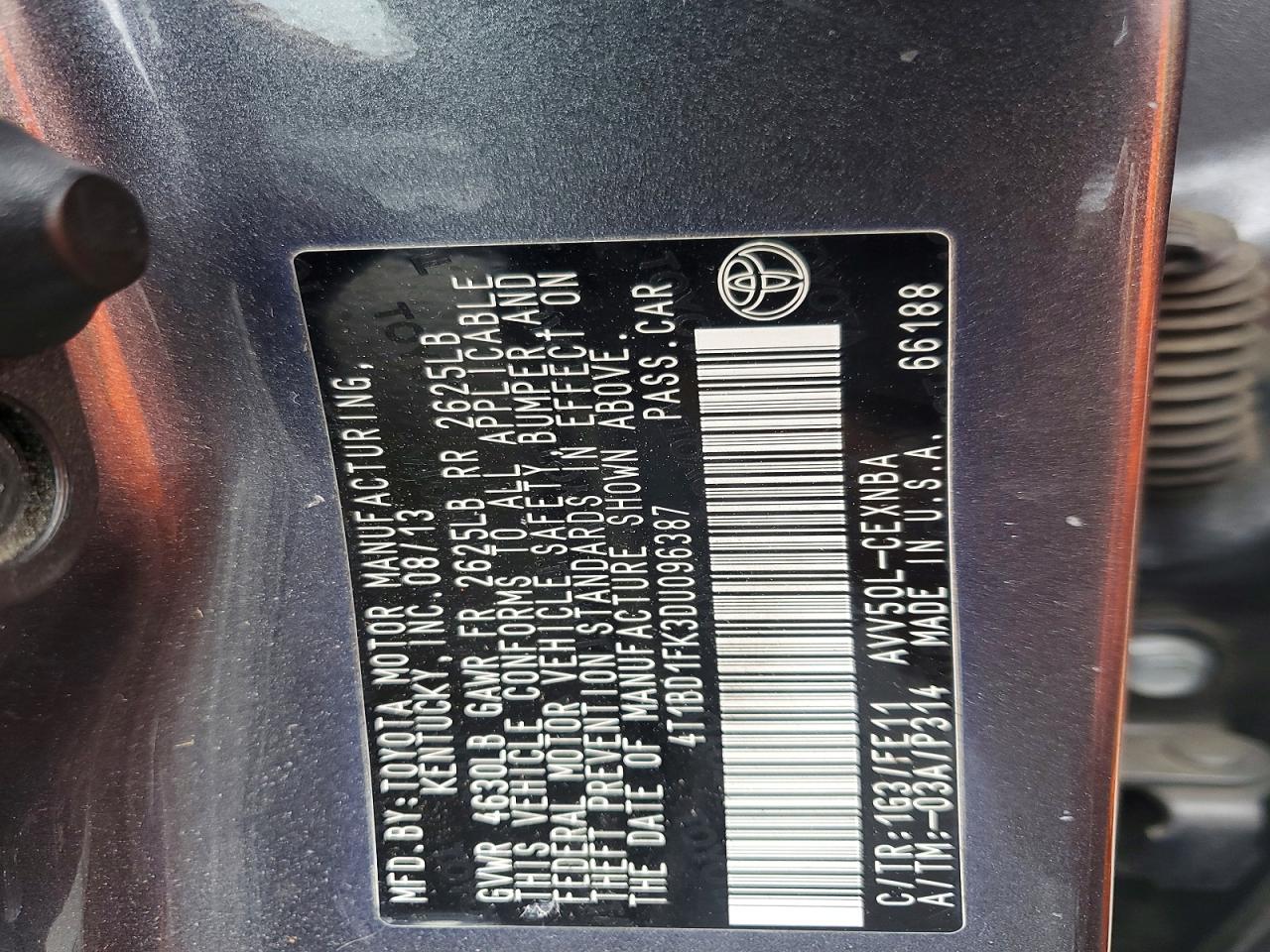 2013 TOYOTA CAMRY HYBRID photo 23